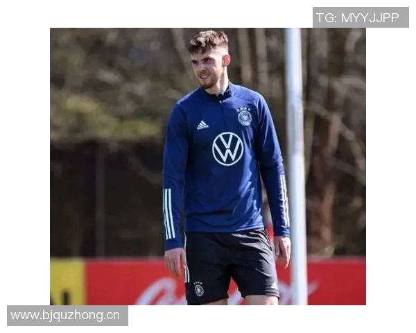 德甲激战美因茨迎战霍芬海姆双方争夺关键三分之战 德甲激战美因茨迎战霍芬海姆双方争夺关键三分之战